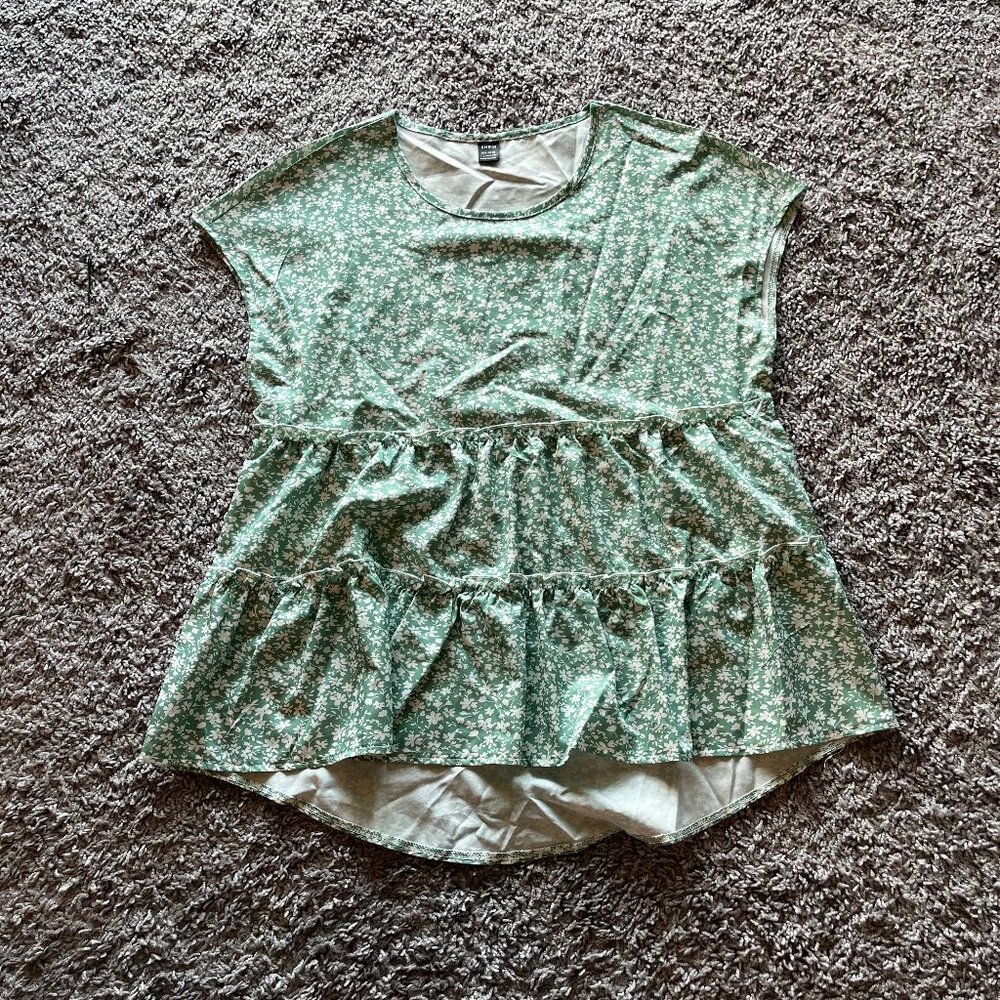 SHEIN Light Green Floral Flowy Babydoll Top